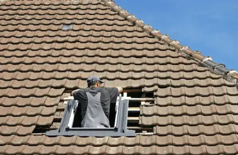 Pose de velux - Villaines-les-Rochers